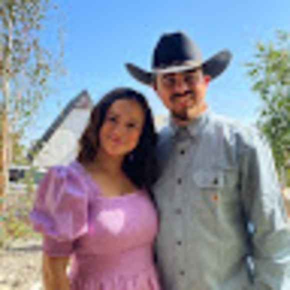 Meet your Posher, Emily - Picture 1 of 1